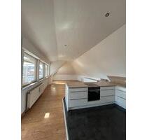 Helle 4 Zimmer Dachgeschosswohnung in Arnum - Hemmingen