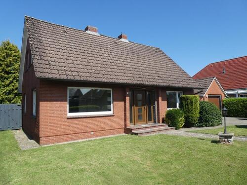 Foto - Einfamilienhaus in Weener-Holthusen mit Garten und Garage