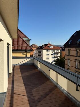 Foto - Penthouse-Feeling in Stuttgart: Rundum-Balkon und TG-Stellplatz