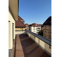 Penthouse-Feeling in Stuttgart: Rundum-Balkon und TG-Stellplatz
