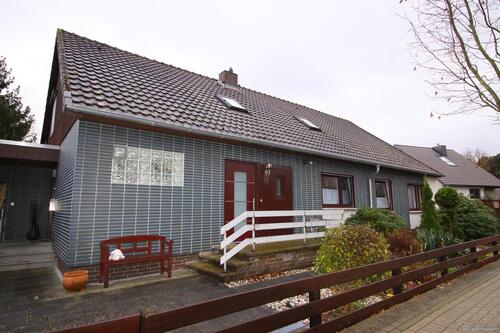 Foto - Stadtnah - 3,5 Zi.-Dachgeschosswohnung mit Gartenanteil im Zweifamilienhaus