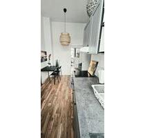 Renoviert & voll möbliert! Helle Wohnung am Hbf Solingen