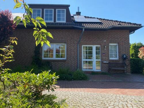 Foto - Gepflegtes Einfamilienhaus mit PV-Anlage & Garage in Meerbusch