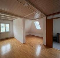 Dachgeschosswohnung - 350,00&nbsp;EUR Kaltmiete, ca.&nbsp; 45,00&nbsp;m&sup2; in Kitzingen (PLZ: 97318)