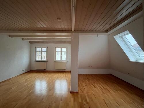 Foto - 1 Zimmer Dachgeschoßwohnung zur Miete in Kitzingen