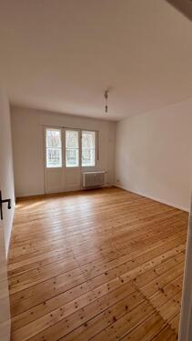 Foto - Besichtigung morgen: 2-Zimmer-Wohnung mit Balkon & Dielenboden