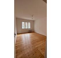 Besichtigung morgen: 2-Zimmer-Wohnung mit Balkon & Dielenboden - Berlin Steglitz-Zehlendorf