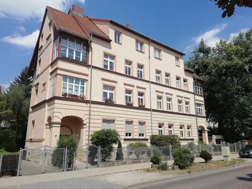 Foto - 3-Zimmer-Wohnung mit Einbauküche, Parkplatz, Abstellräume und Gar