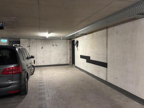 Foto - Gepflegter Tiefgaragenstellplatz zu vermieten. Neu-Ulm (Pfuhl)