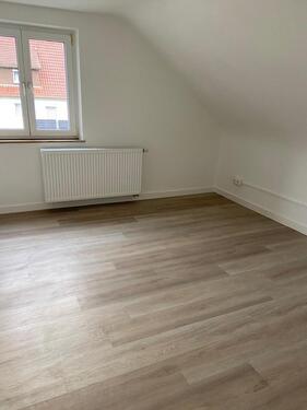 Foto - Helle 2-Zimmer-DG-Whg., frisch renoviert (55 m²) ab 052026,73734