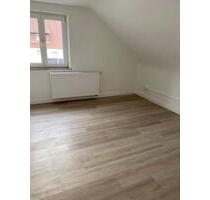 Helle 2-Zimmer-DG-Whg., frisch renoviert (55 m²) ab 052026,73734 - Esslingen am Neckar Pliensauvorstadt