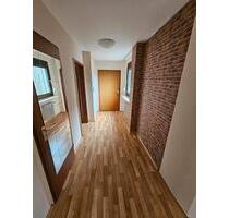 3 Zimmer Wohnung mit großer Terrasse und Einzelgarage - Geislingen an der Steige