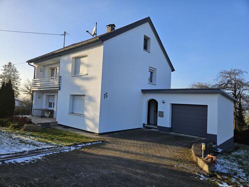 Foto - Mehrgenerationenhaus mit zwei separaten Wohnungen und Garagen