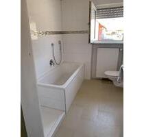 Geräumige 3-Zimmer-Wohnung im 1. OG *** bevorzugt 