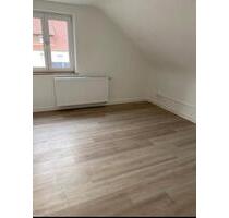 Helle, renovierte DG Wohnung - 800,00&nbsp;EUR Kaltmiete, ca.&nbsp; 55,00&nbsp;m&sup2; in Esslingen am Neckar (PLZ: 73734) Pliensauvorstadt