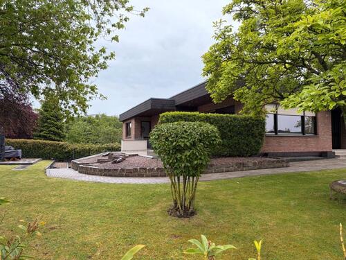 Foto - Großer Bungalow mit Einliegerwohnung, 2 Einbauküchen & möbliert