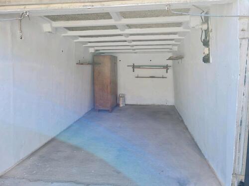 Foto - Garage Naumburger Straße Licht, Strom, überwacht