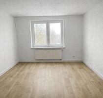 Ganz oben ankommen - Sanierte 3-Raum-Wohnung mit Balkonblick zur Mulde - Dessau-Roßlau