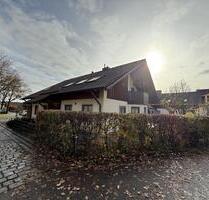 Traumhafte 3-Zimmer-Dachgeschosswohnung mit hohen Decken und Balkon - Erding