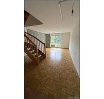 Moderne 3-Zimmermaisonettewohnung mit Balkon und Blick ins Grüne mit TG-Stellplatz! - Pfinztal