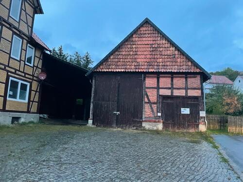 Foto - Stellplätze, Carport voll geschützt o. offener Parkplatz bewacht