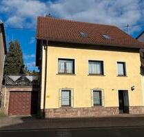 Einfamilienhaus mit großem Garten von Privat - Illingen