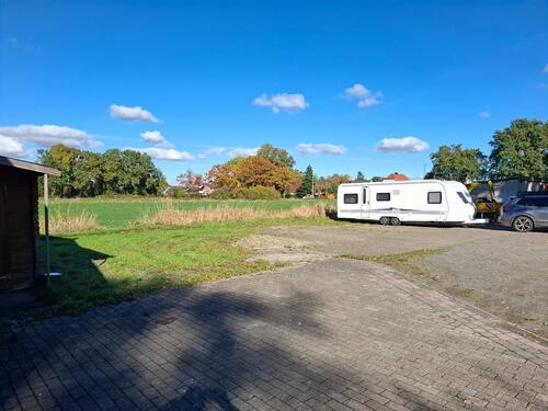 Foto - Stellplatz für Wohnwagen Wohnmobill Bootsanhänger bis 9 mtr.