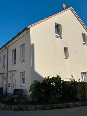Foto - Schöne nahezu neuwertige DHH in Sommerhausen