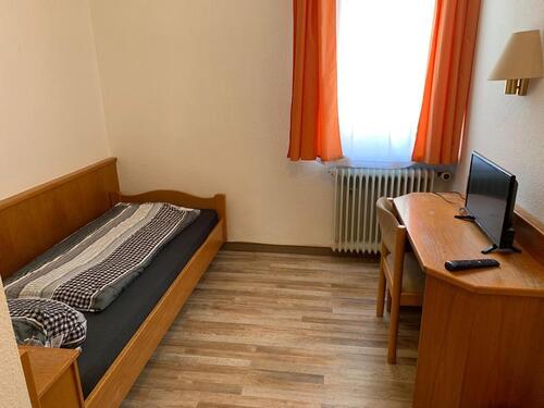 Foto - Zimmer mit Bad für eine Person - 550,00&nbsp;EUR Kaltmiete, ca.&nbsp; 20,00&nbsp;m&sup2;