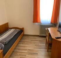 Zimmer mit Bad für eine Person - 550,00&nbsp;EUR Kaltmiete, ca.&nbsp; 20,00&nbsp;m&sup2; in Göppingen (PLZ: 73037) Bruckwasen