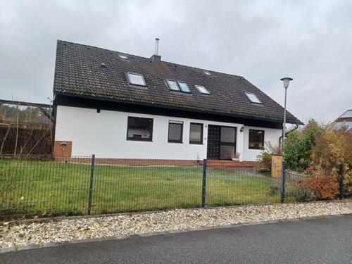 Foto - vermietetes Haus mit 2 Wohnungen