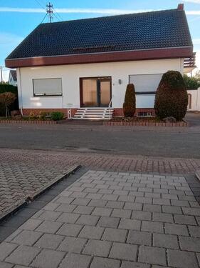 Foto - 6 Zimmer Einfamilienhaus zum Kaufen in Saarwellingen