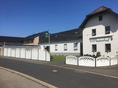 Foto - Geschäftsgebäude mit Wohnraum - 298.000,00 EUR Kaufpreis,