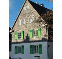 Zentrale 2-Zi.-DG-Wohnung in Lüttringhausen, renoviert & hell - Remscheid