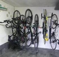 Sicherer Stellplatz für Fahrrad & E-Bike in Garage - Düsseldorf Stadtbezirk 8