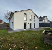 Renovierte Wohnung im EG eines 2-FH in Herford City zu vermieten