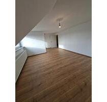 Großzügige 4-Zimmer-Dachgeschosswohnung in Klein-Auheim - Hanau Groß-Steinheim