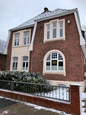 Foto - Attraktive 4,5 Zimmer Altbau Wohnung mit EBK und Balkon