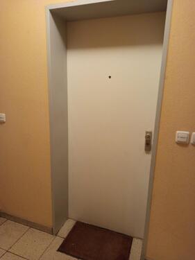 Foto - Möblierte Einzimmerwohnung mit Balkon und Kellerabteil