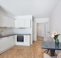 Großzügige 5 Zimmer Wohnung mit Balkon zu vermieten! - Berlin Lichtenberg