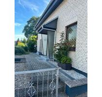 Gepflegtes Einfamilienhaus mit großen Garten - Steinburg