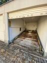 Foto - Garage für Camper, amerikanisches Fahrzeug oder Auto