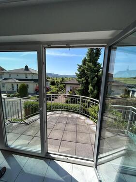 Foto - Helle 3-Zimmer-Wohnung mit drei Balkonen im Westen von Wehrheim –