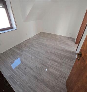 Foto - 2 Zimmer Dachgeschoßwohnung zur Miete in Weißenthurm