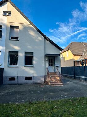 Foto - Doppelhaushälfte mit eigenem Eingang, Garten und Garage