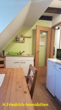 Foto - Die sehr attraktive und teilmöblierte 2-Zimmer-Wohnung ist ausgestattet mit Küchen- und Badmöbel und befindet sich in einer schöner Lage im Stadtzentrum von Seehausen unweit des Alands im...