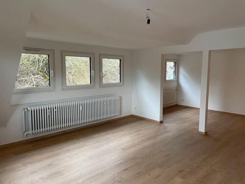 Foto - Erstbezug nach Sanierung - Großzügige 4-Zimmer-Wohnung DG