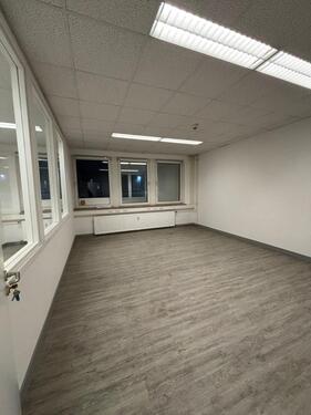 Foto - Büroflächen zur Untervermietung Gewerbegebiet Sarstedt