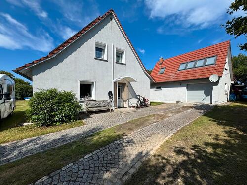 Foto - Einfamilienhaus am Wieker Bodden auf Rügen mit Ferienwohnung