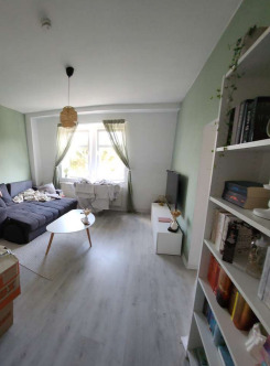 Foto - Großzügig aufgeteilte Zweizimmer-DG-Wohnung, EBK inklusive !!!